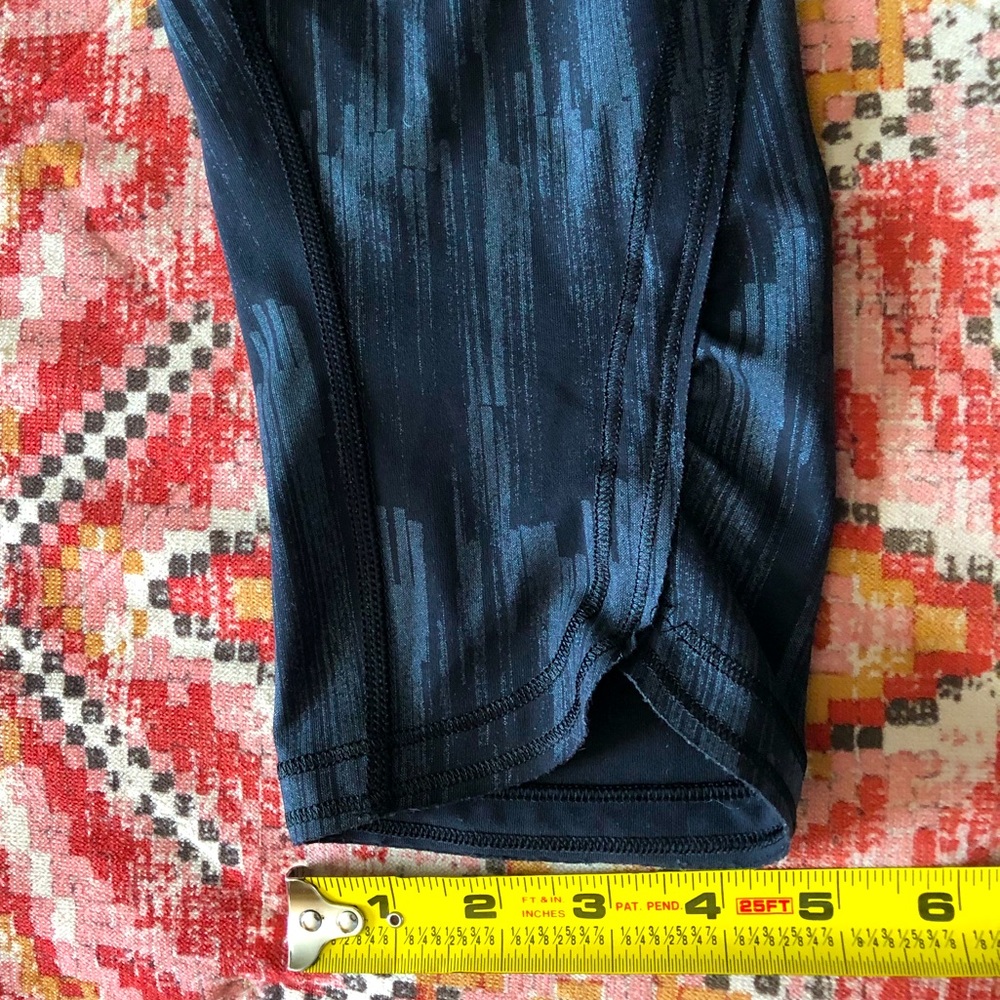 Lululemon Cropped Capri Leggings - Picture 8 of 10